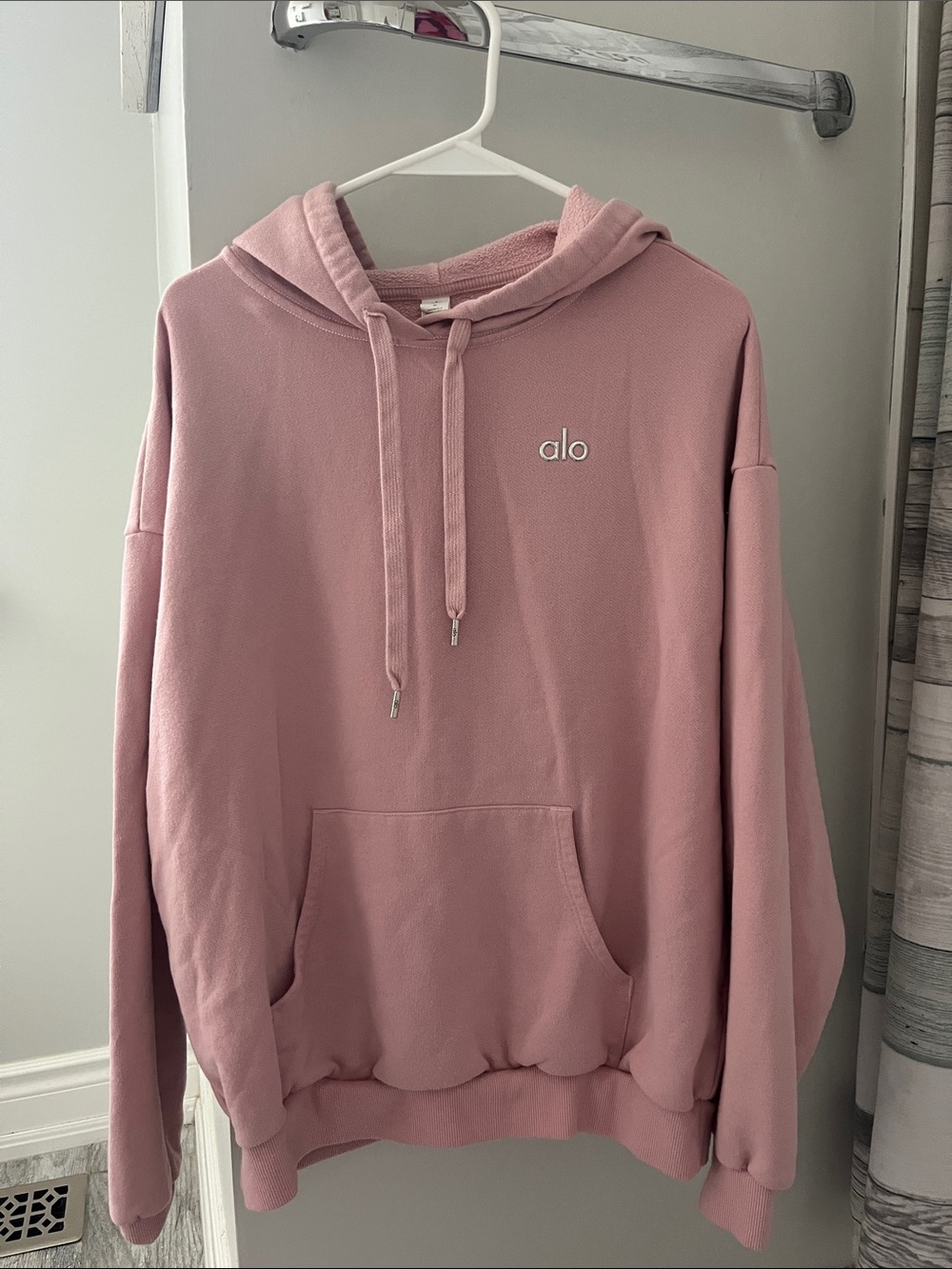ALO Yoga Pink Scoop-Neck Pullover Hoodie